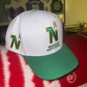 Mitchell & Ness Snap-Back Minnesota North Stars NHL Hockey Hat